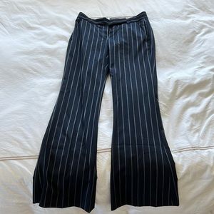 Theory pinstriped pants size 2. Beautiful slacks